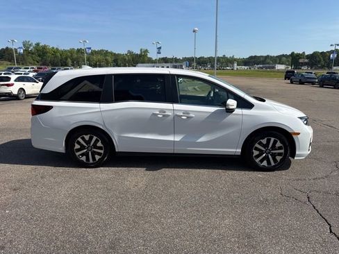 Used 2025 Honda Odyssey EX-L image 4
