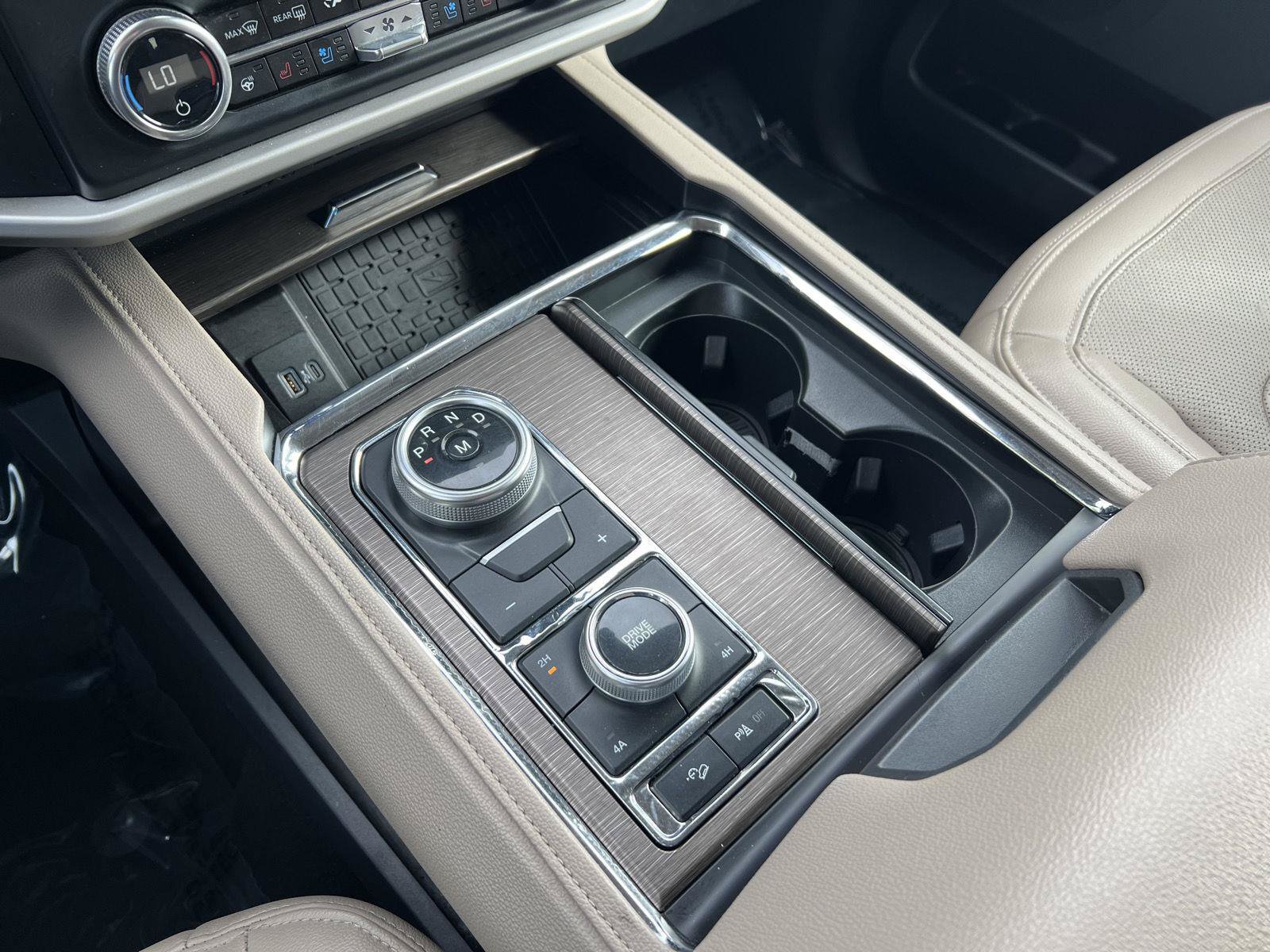Used 2024 Ford Expedition Limited AWD/4WD image 33