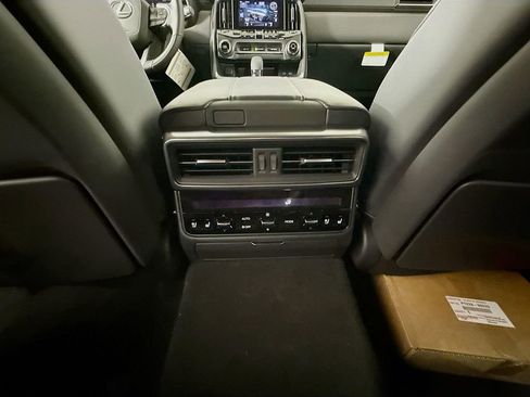 New 2026 Lexus LX 700h Luxury image 18