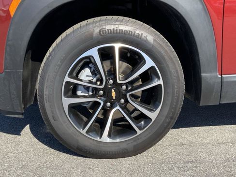 Used 2025 Chevrolet TrailBlazer LT AWD/4WD image 19