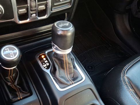 Used 2021 Jeep Wrangler Unlimited Sahara image 17