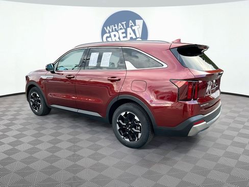 Certified 2025 Kia Sorento S w/ Panoramic Sunroof Package FWD image 8