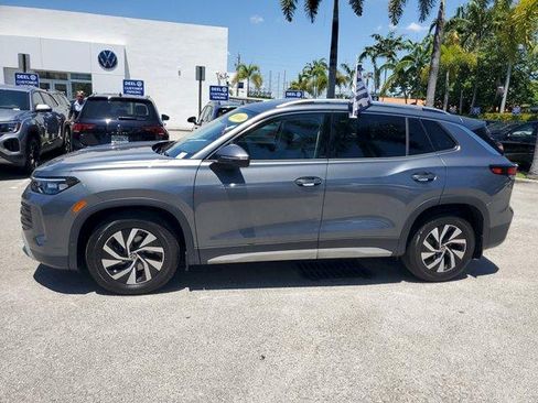 Used 2025 Volkswagen Tiguan S FWD image 2