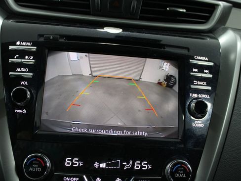 Used 2023 Nissan Murano SV image 32