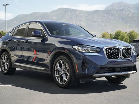Used 2025 BMW X4 xDrive30i w/ Premium Package AWD/4WD image 7