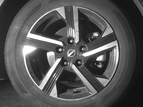 Used 2025 Nissan Sentra SV FWD image 9