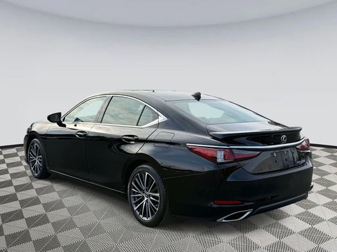 Used 2023 Lexus ES 350 Premium image 4