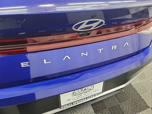 Used 2024 Hyundai Elantra SEL FWD image 7