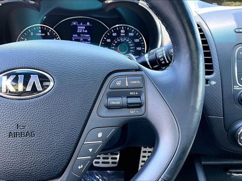 Used 2014 Kia Forte Koup SX w/ SX Premium Package FWD image 22