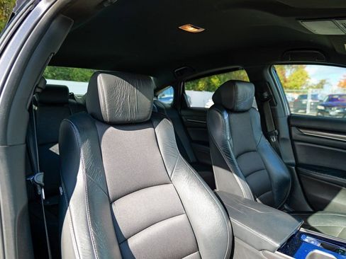 Used 2018 Honda Accord Sport image 35