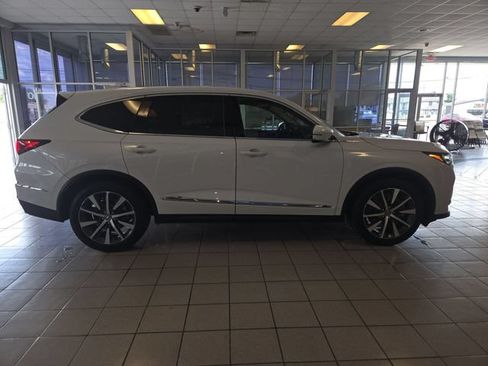Certified 2025 Acura MDX FWD w/ Technology Package image 9