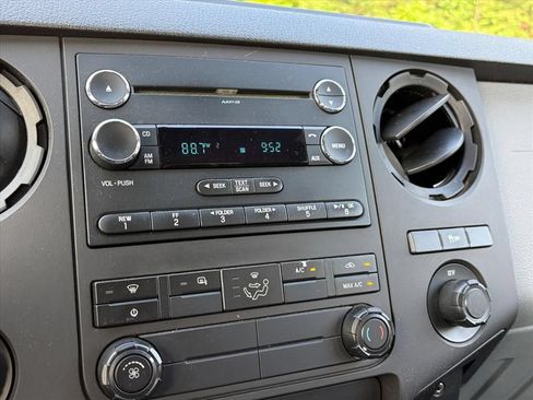 Used 2016 Ford F250 XL w/ Power Equipment Group AWD/4WD image 11