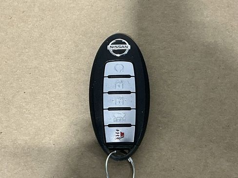 Used 2022 Nissan Maxima SR w/ Sport Mat Group image 25