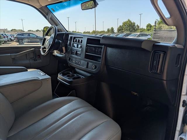 Used 2021 Chevrolet Express 3500 w/ Driver Convenience Package RWD image 13