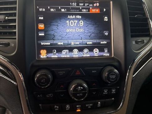 Used 2017 Jeep Grand Cherokee Overland image 14