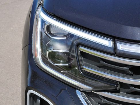 Used 2024 Volkswagen Atlas SE AWD/4WD image 16