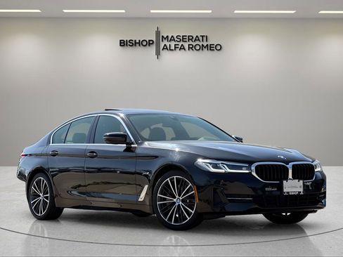 Used 2023 BMW 530e 530e iPerformance w/ Premium Package image 2