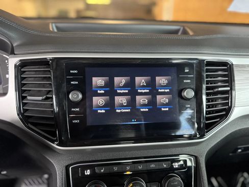 Used 2023 Volkswagen Atlas Cross Sport SE FWD image 29