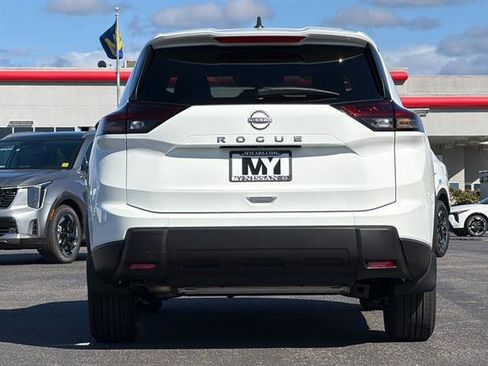 New 2026 Nissan Rogue S image 5