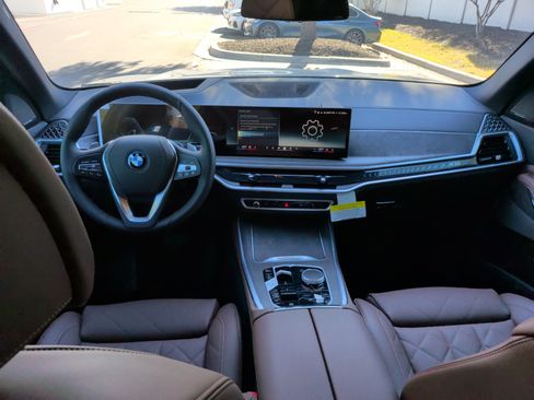 Used 2026 BMW X5 xDrive50e w/ Climate Comfort Package AWD/4WD image 17