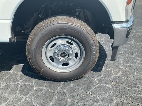 Used 2026 Ford F250 XL w/ XL Chrome Package image 11