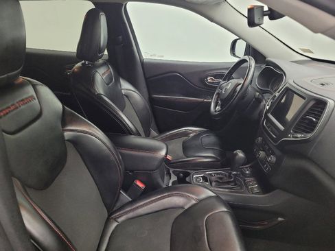 Used 2019 Jeep Cherokee Trailhawk w/ Comfort/Convenience Group image 21