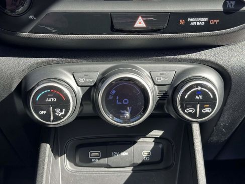 Used 2023 Hyundai Venue SEL w/ Cargo Package image 29