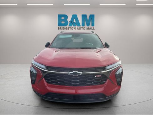 New 2026 Chevrolet Trax RS w/ Driver Confidence Package image 2