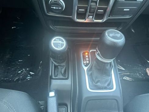 Certified 2023 Jeep Wrangler Unlimited Sport AWD/4WD image 21