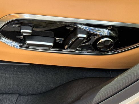 New 2025 Jeep Grand Cherokee Summit image 14