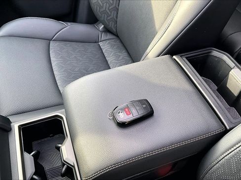 Used 2024 Toyota Tacoma Limited image 15