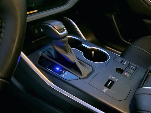 Used 2023 Toyota Highlander XLE image 15