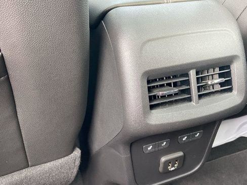 Used 2023 GMC Terrain Denali w/ Black Diamond Edition image 18