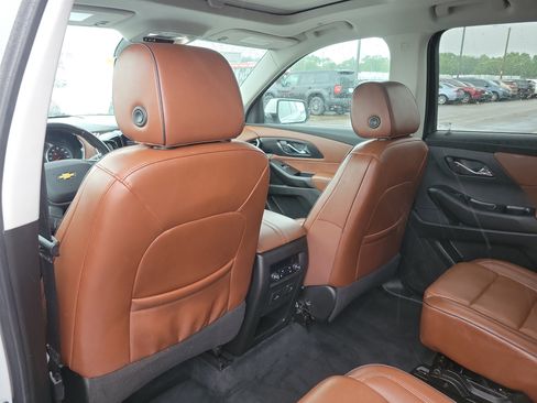 Used 2021 Chevrolet Traverse High Country AWD/4WD image 21