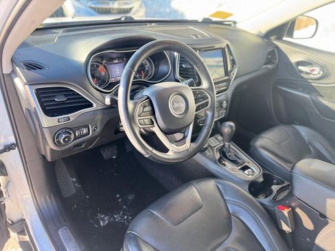 Used 2019 Jeep Cherokee Limited image 13