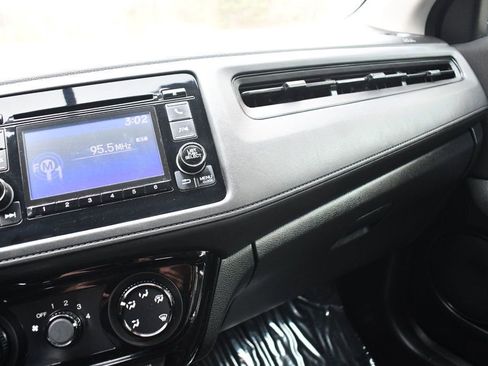 Used 2018 Honda HR-V LX image 25