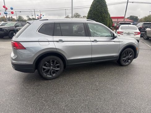 Used 2024 Volkswagen Tiguan SE image 5