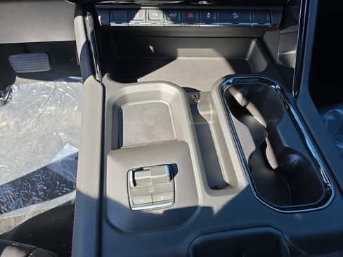 New 2026 GMC Sierra 2500 AT4 w/ AT4 Premium Plus Package AWD/4WD image 26