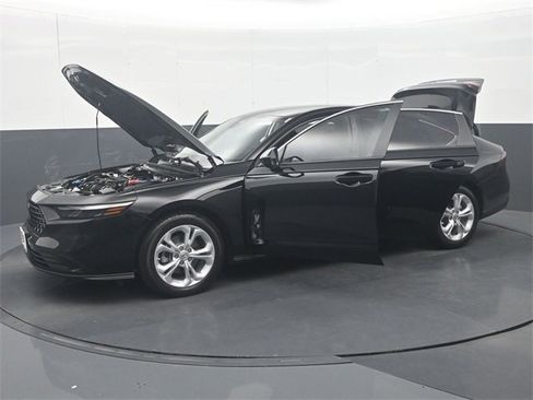 Certified 2025 Honda Accord LX image 38