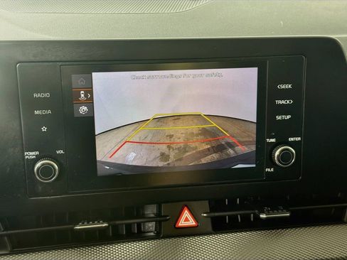 Used 2024 Kia Sportage LX FWD image 13
