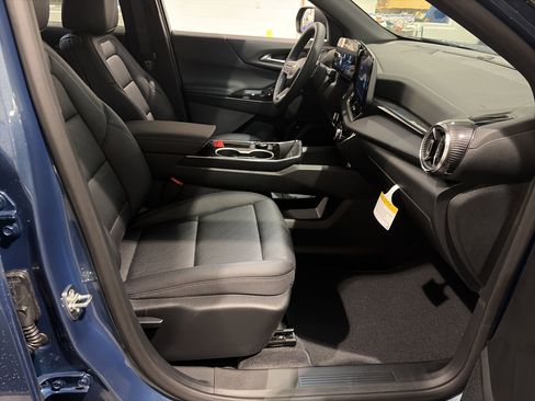 New 2026 Chevrolet Equinox LT w/ Convenience Package II image 14