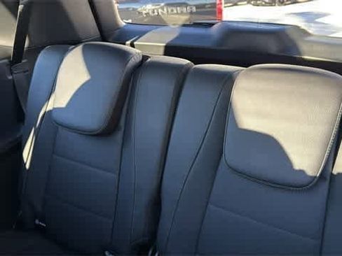 Certified 2025 Mercedes-Benz GLS 450 4MATIC image 33