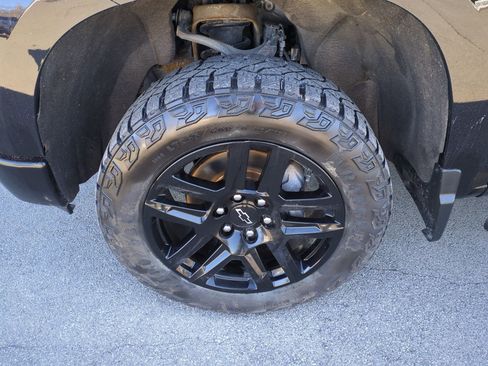 Used 2022 Chevrolet Silverado 1500 LT Trail Boss w/ Convenience Package II AWD/4WD image 32