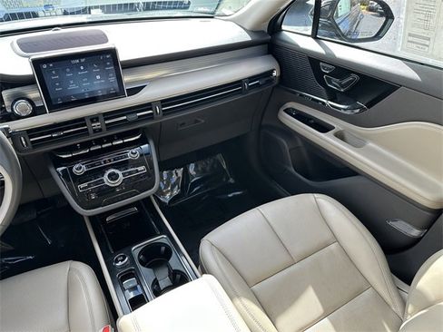 Certified 2022 Lincoln Corsair AWD w/ Equipment Group 101A image 17