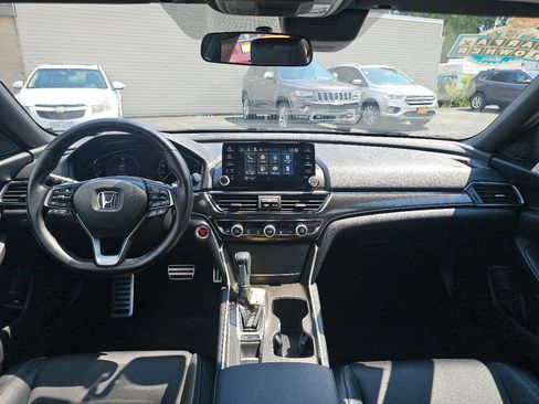 Used 2018 Honda Accord Sport image 20