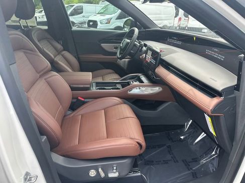 New 2026 Lincoln Nautilus Reserve AWD/4WD image 14
