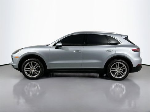 Certified 2023 Porsche Cayenne image 2