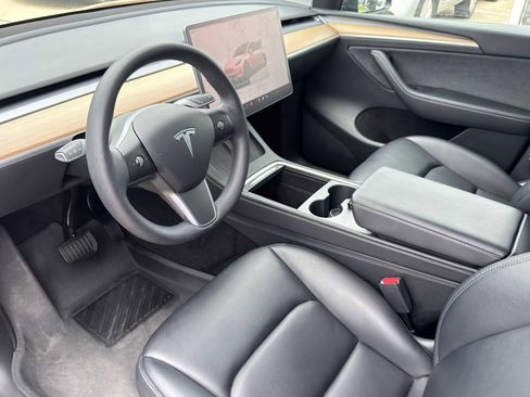 Used 2022 Tesla Model Y Long Range AWD/4WD image 8