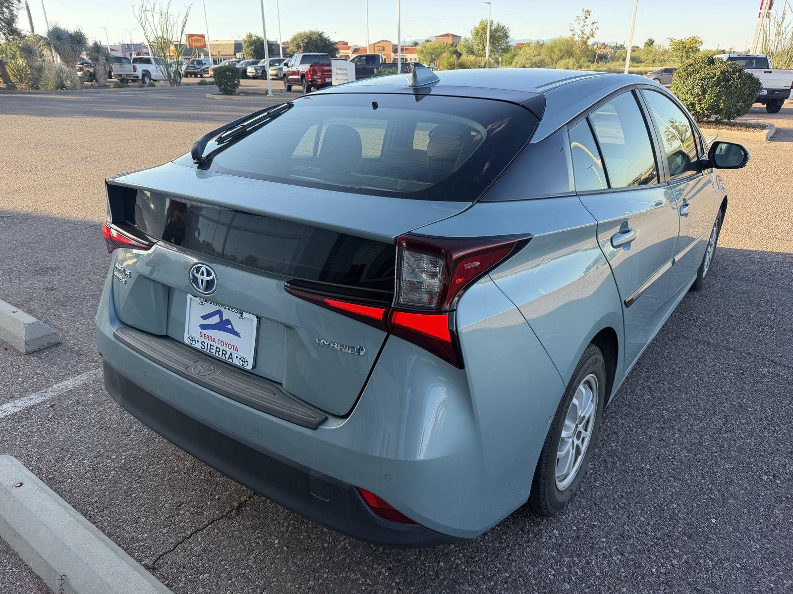 Used 2020 Toyota Prius LE AWD/4WD image 5