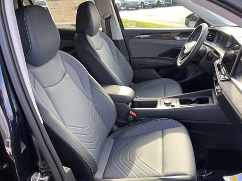 New 2026 Volkswagen Tiguan SE image 23